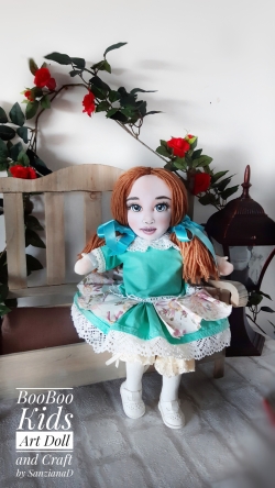 Papusa de mana Dorothy