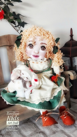 Papusa de mana Gretel 